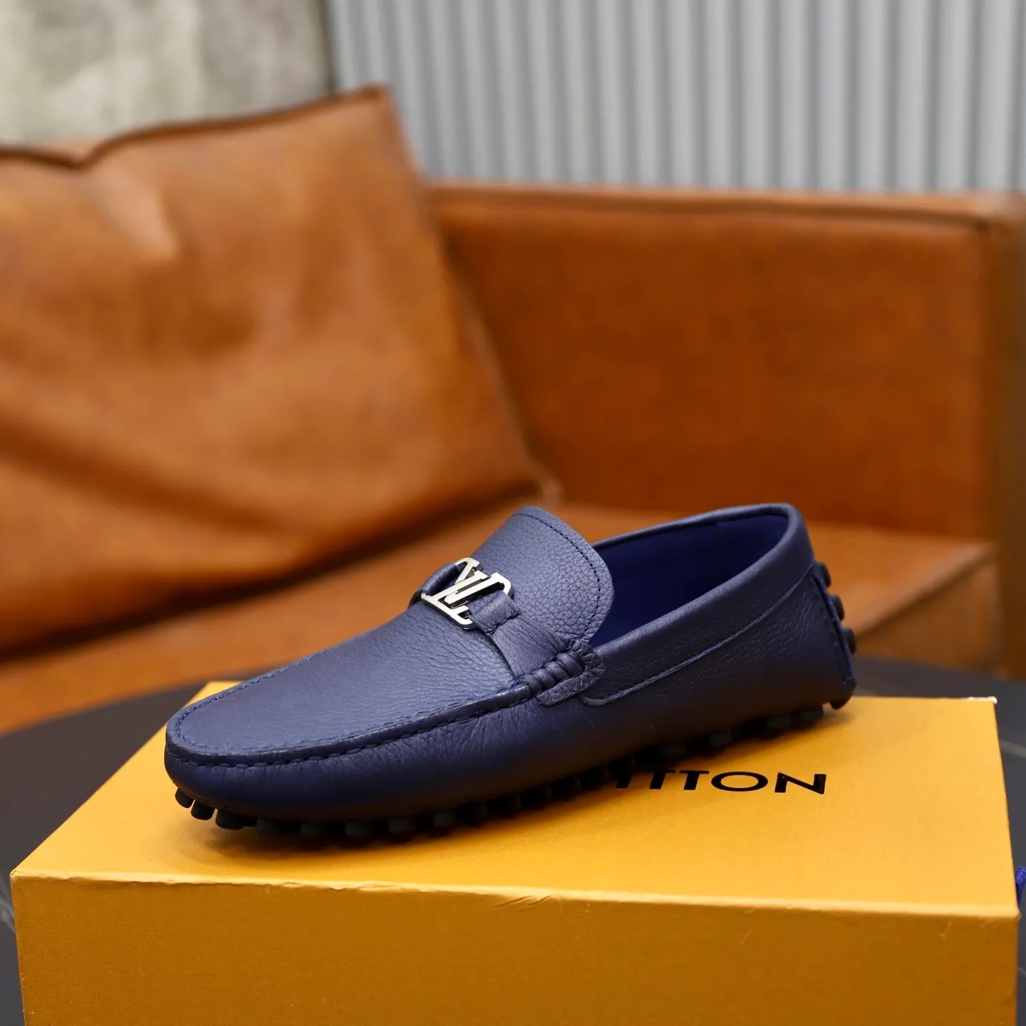 Ex-factory price: 480💰【LV】Louis Vuitton ⚠️High-end men’s driving and pedal series ⚠️38-44 (customized for 45) ⚠️All original cowhide leather! Thick and soft! Made entirely of calfskin lining! The latest non-slip beanie sole! Three-dimensional package technology! Fashionable and classic! Handicrafts! Original high quality! Feel free to compare!